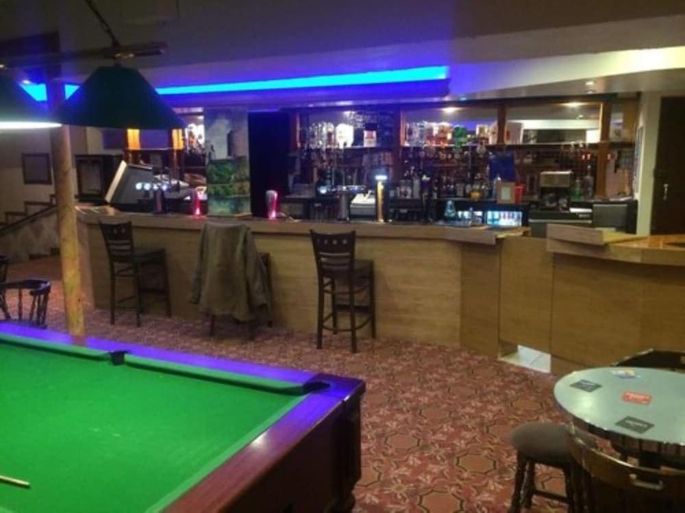 The Middlegate Hotel