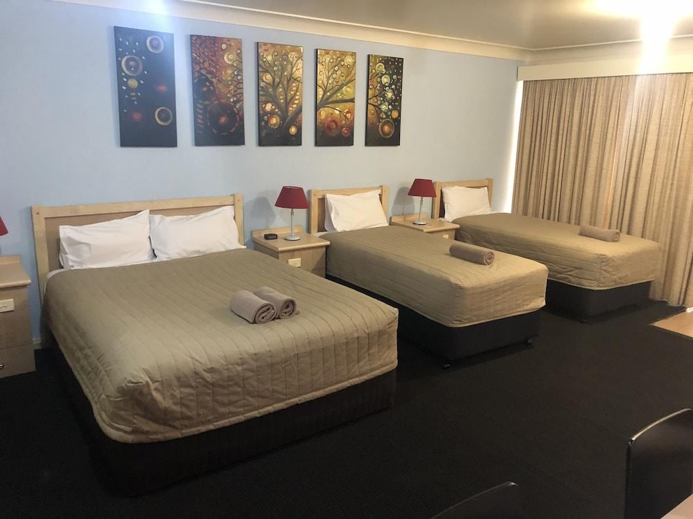 Country Comfort Cowra Countryman Motor Inn