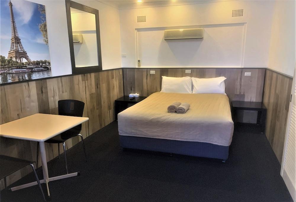 Country Comfort Cowra Countryman Motor Inn