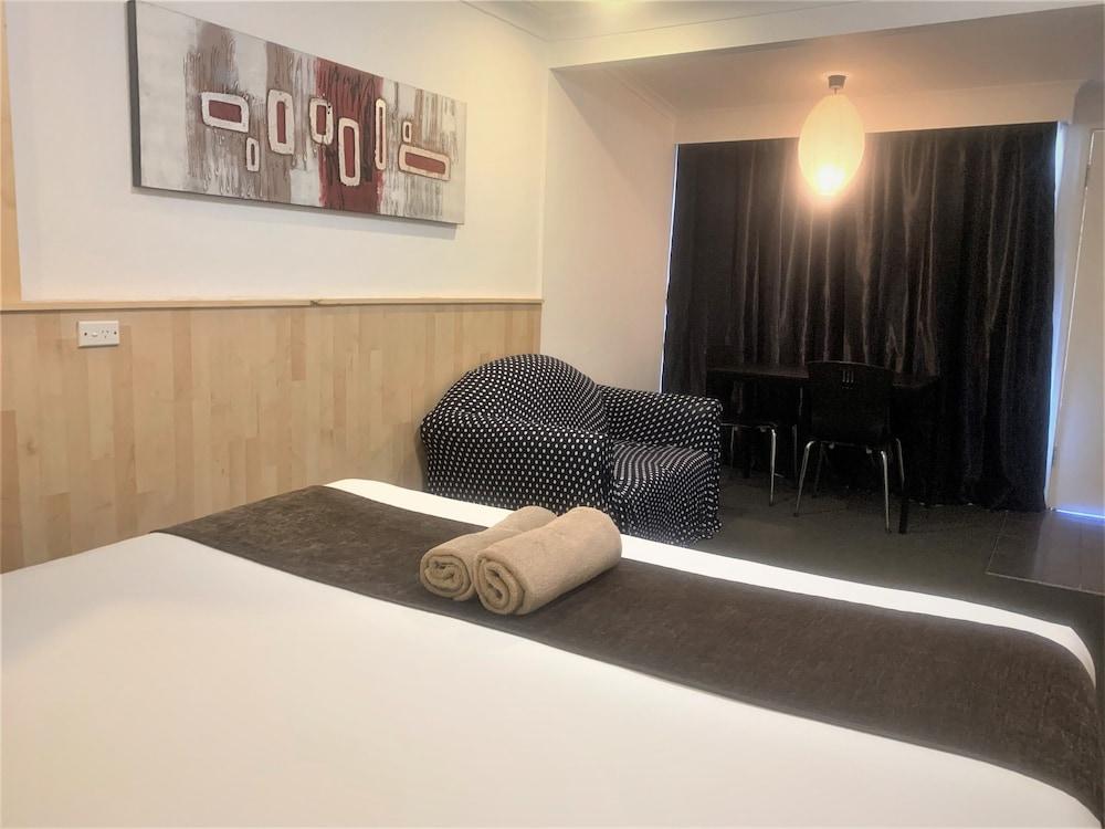 Country Comfort Cowra Countryman Motor Inn
