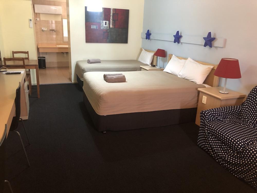 Country Comfort Cowra Countryman Motor Inn