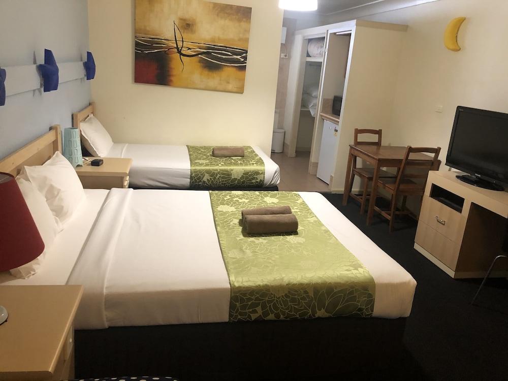 Country Comfort Cowra Countryman Motor Inn