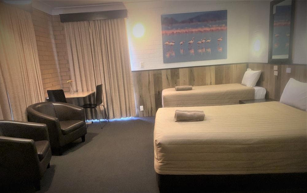Country Comfort Cowra Countryman Motor Inn