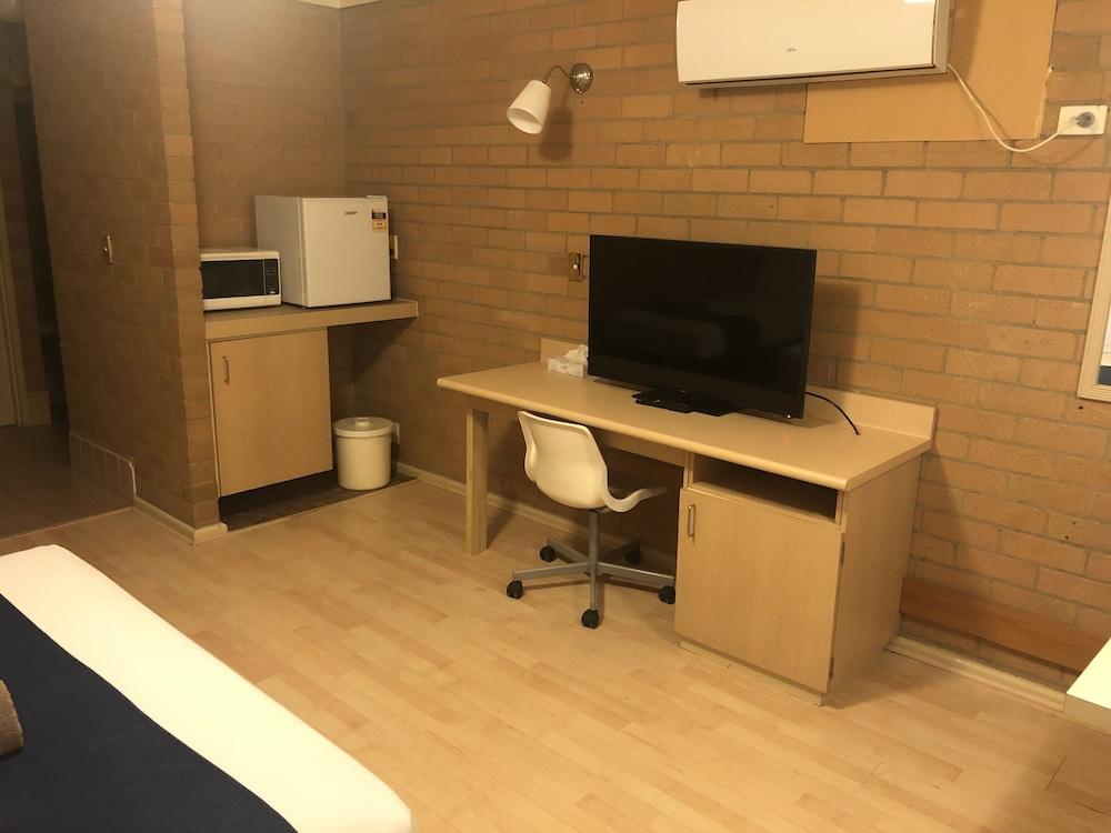 Country Comfort Cowra Countryman Motor Inn
