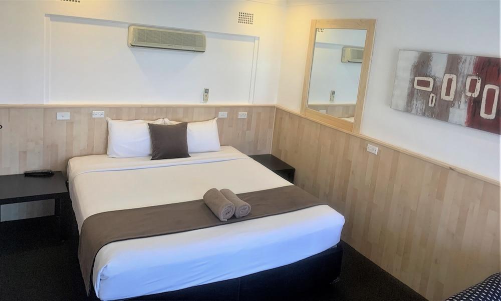 Country Comfort Cowra Countryman Motor Inn