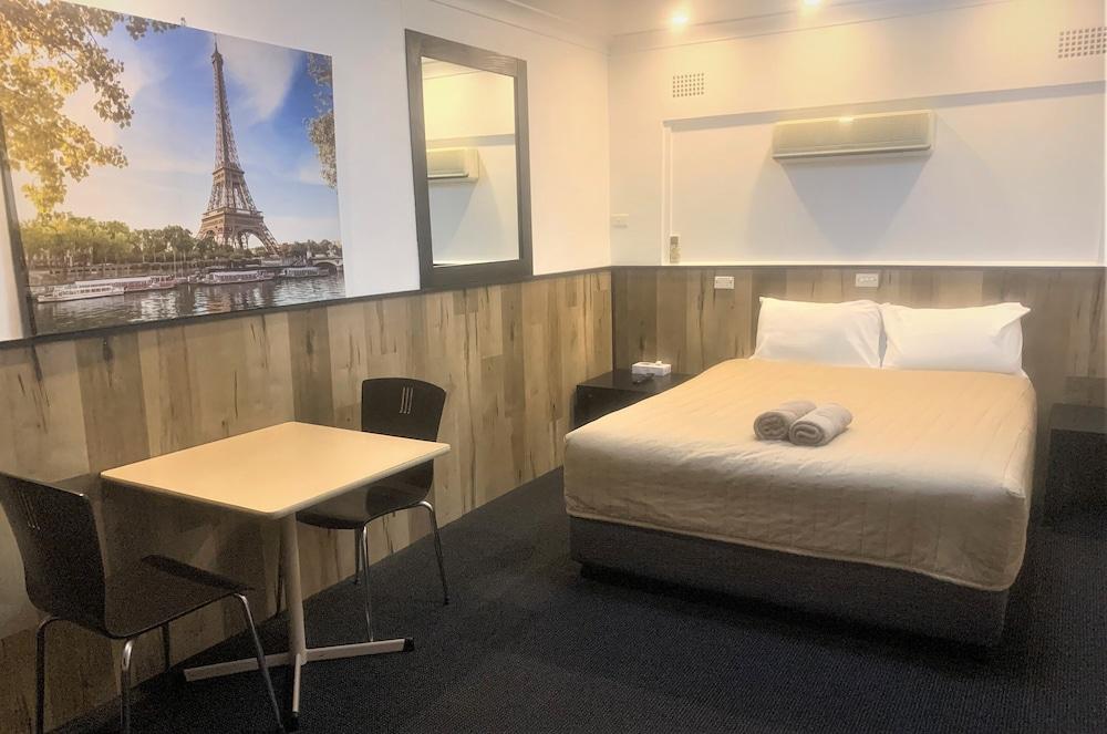 Country Comfort Cowra Countryman Motor Inn