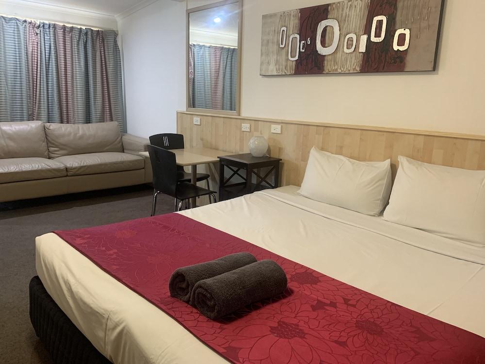 Country Comfort Cowra Countryman Motor Inn
