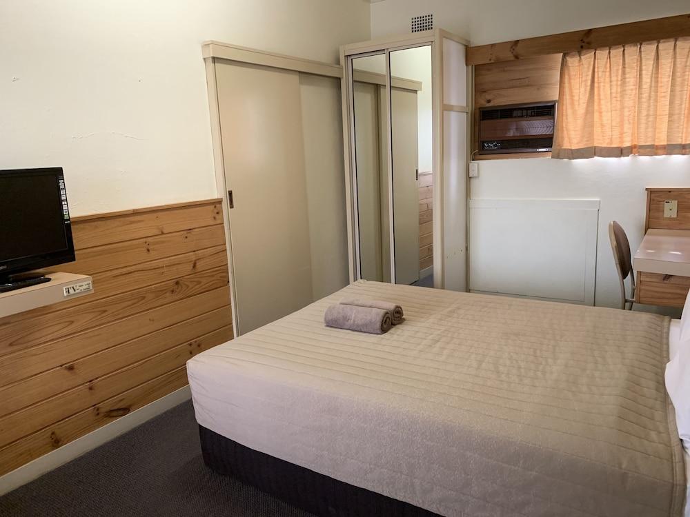 Country Comfort Cowra Countryman Motor Inn