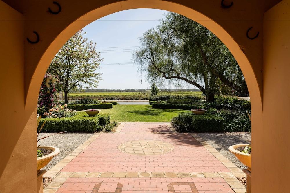 Barossa House Bed and Breakfast