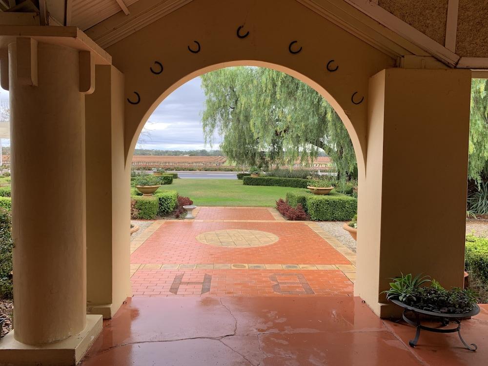 Barossa House Bed and Breakfast