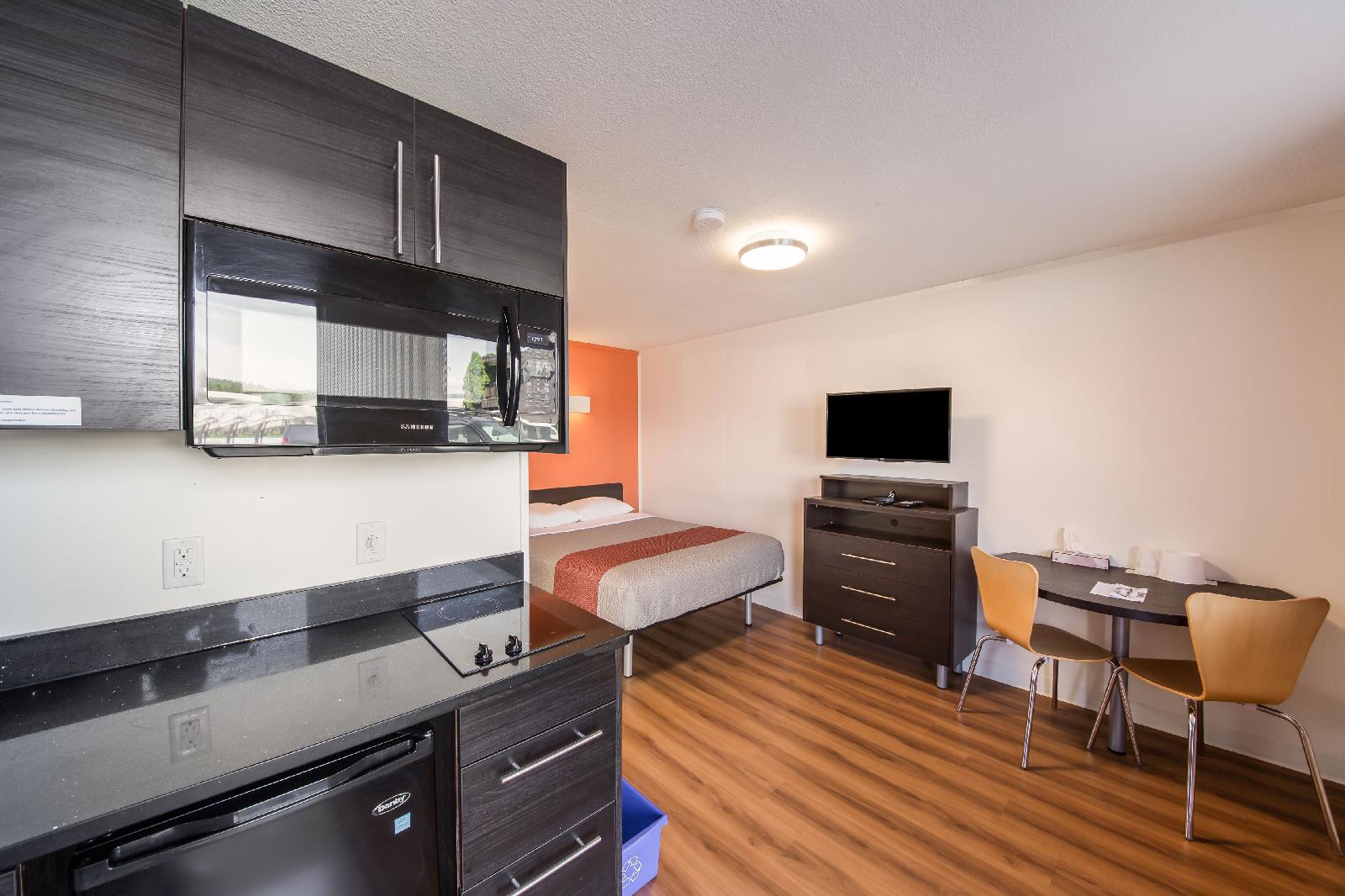 Motel 6 Cranbrook, BC