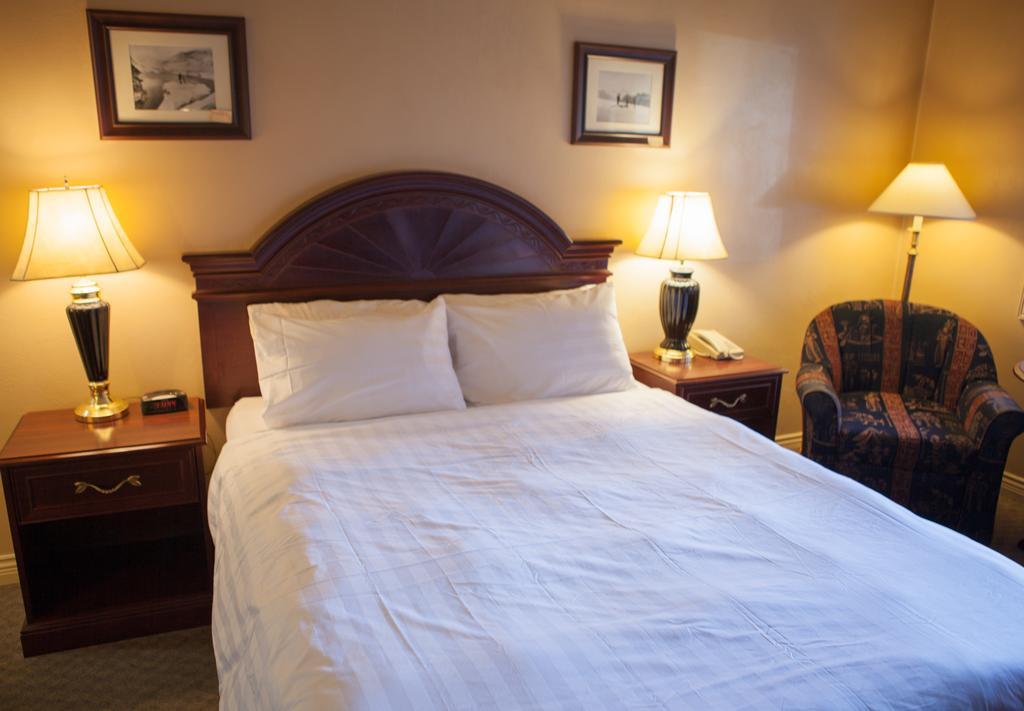 Revelstoke Lodge
