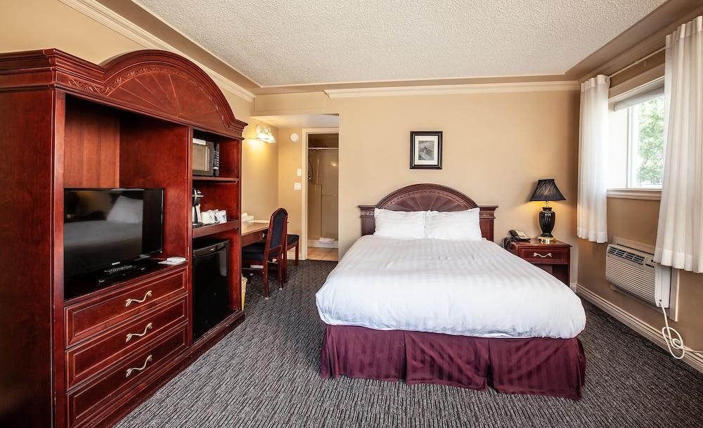 Revelstoke Lodge