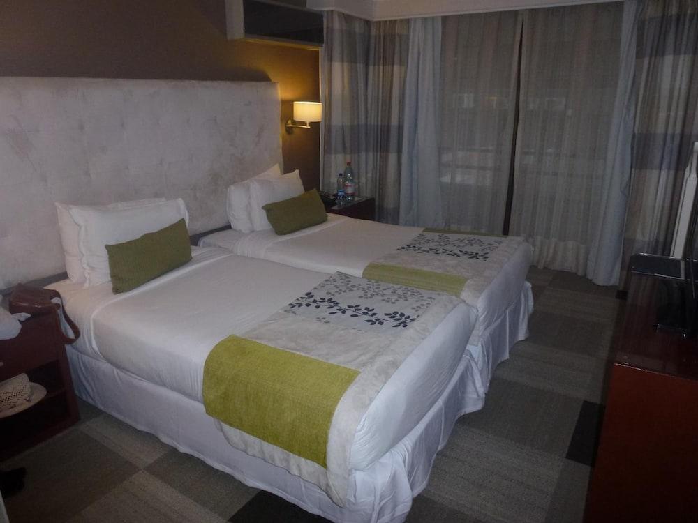 NU Hotel Toronto Airport