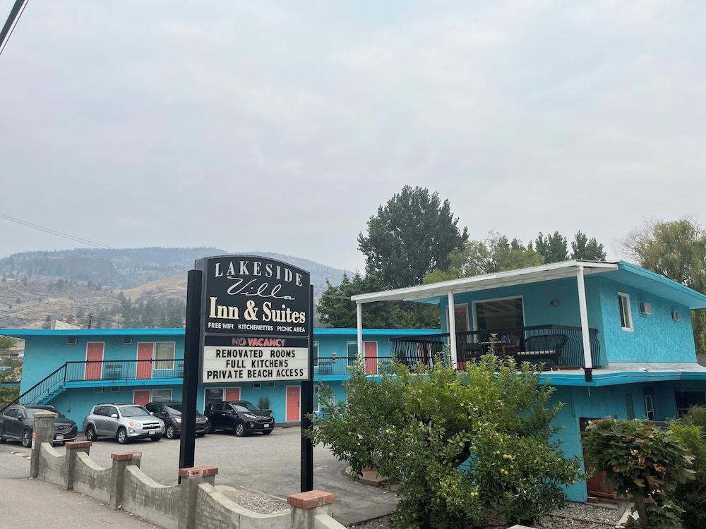 Lakeside Villa Inn & Suites