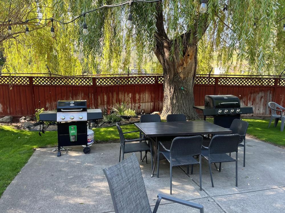 Lakeside Villa Inn & Suites