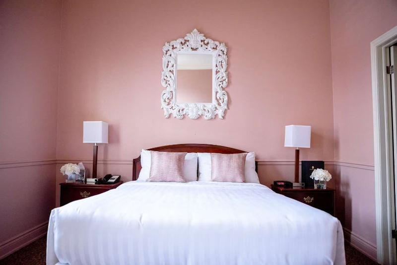Arlington Hotel