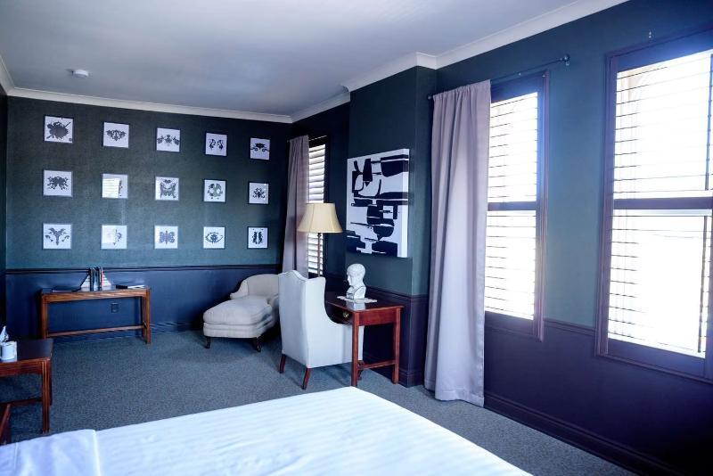 Arlington Hotel