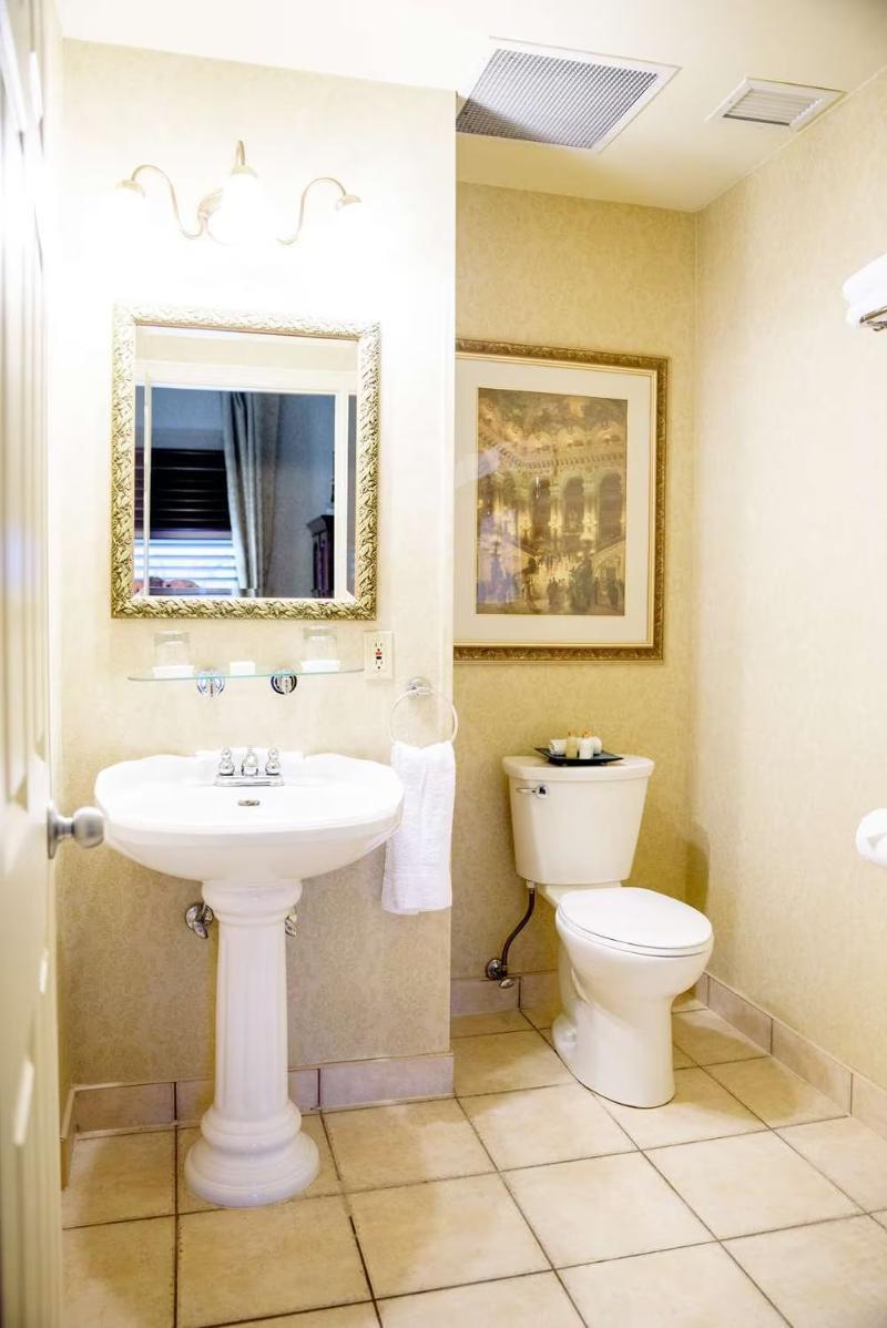 Arlington Hotel