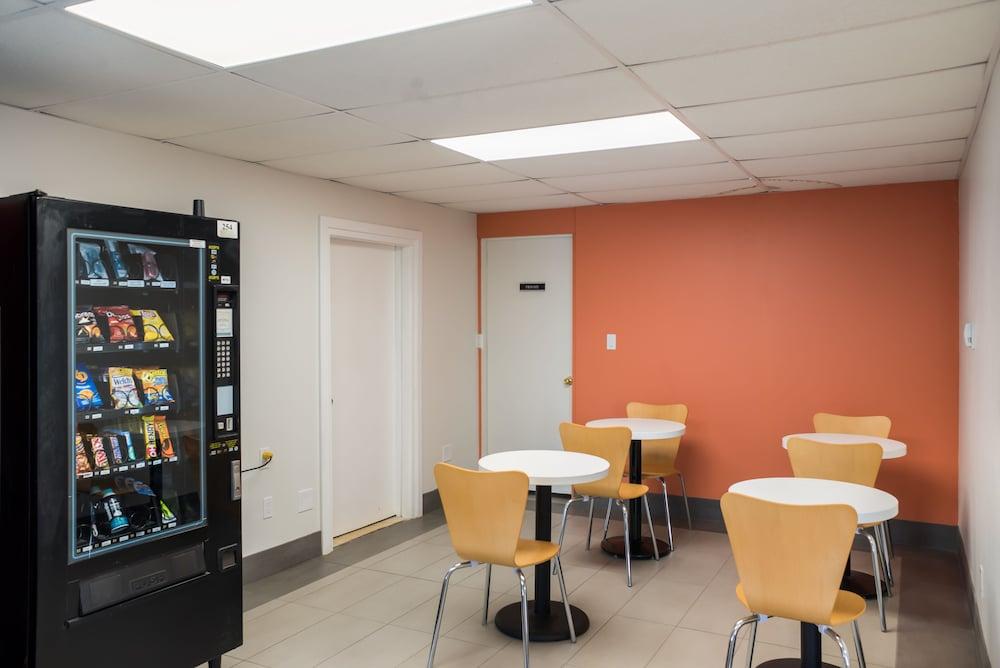 Motel 6 Fort St. John