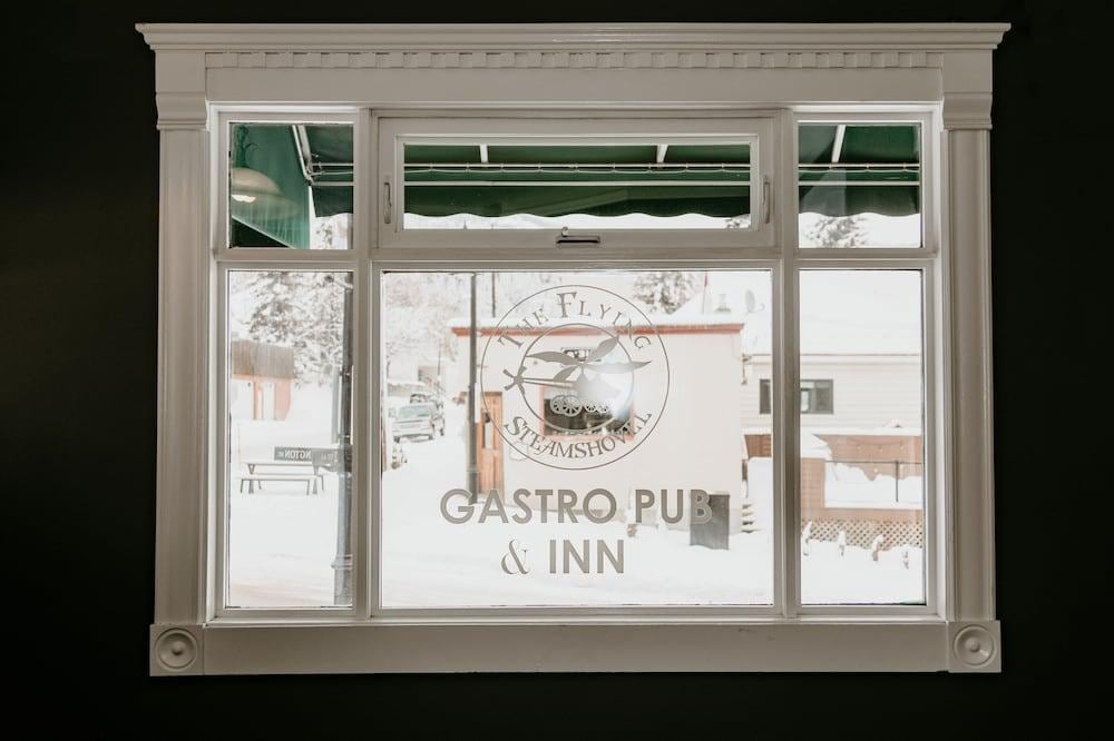 The Flying Steamshovel Inn