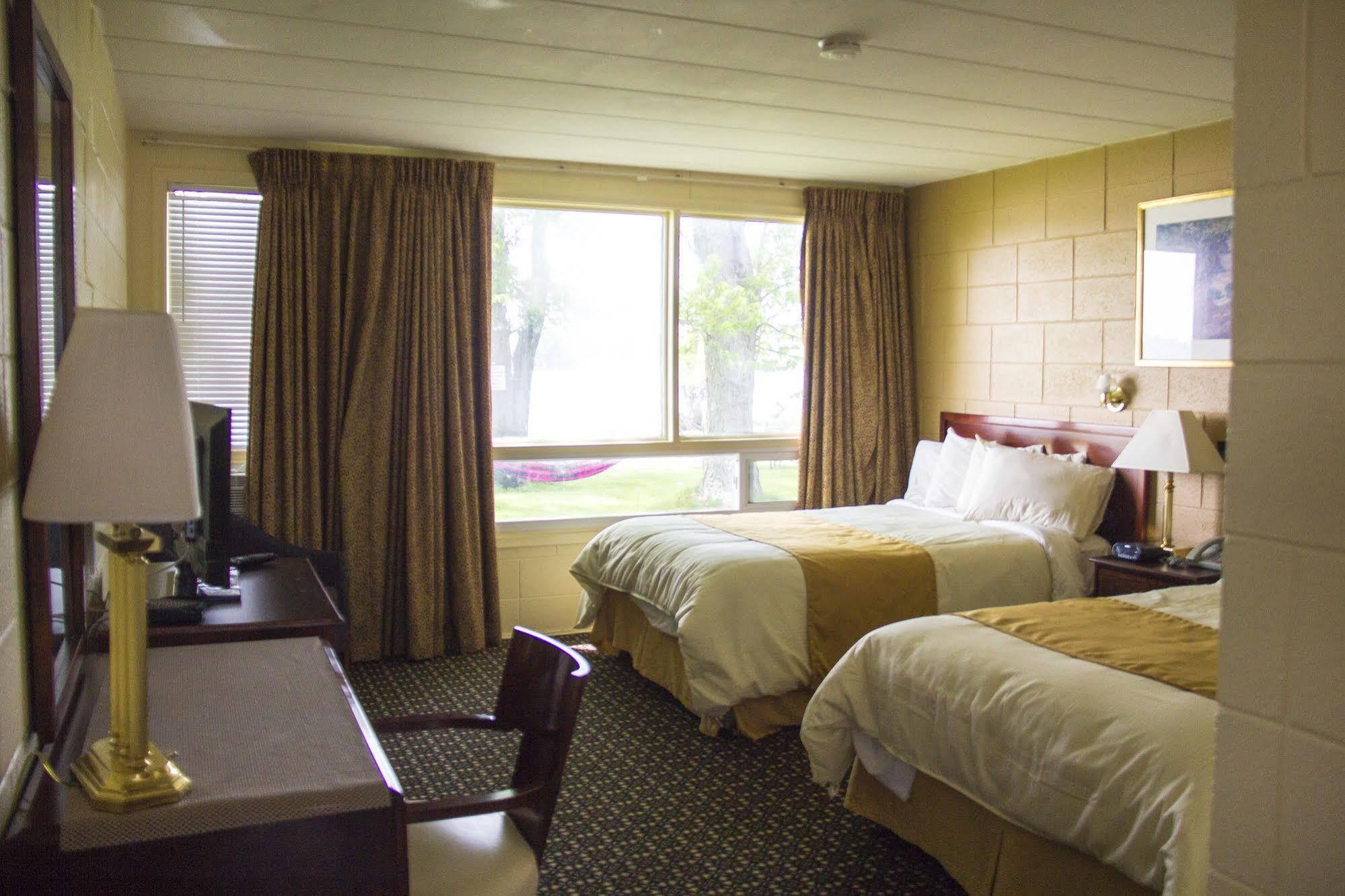 Riverview Motel
