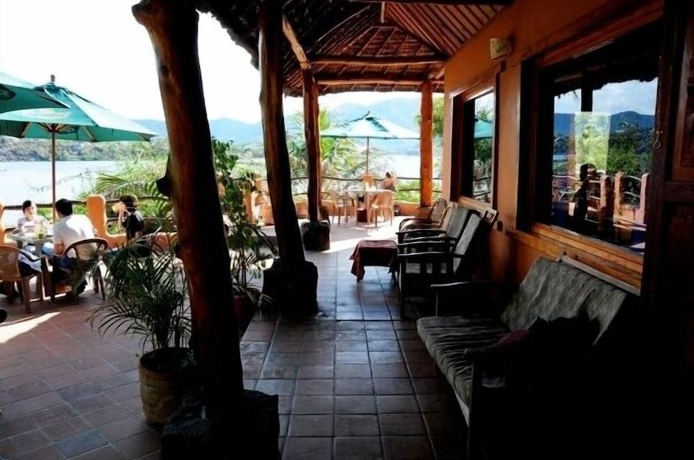 Hotel & Restaurant Bambu