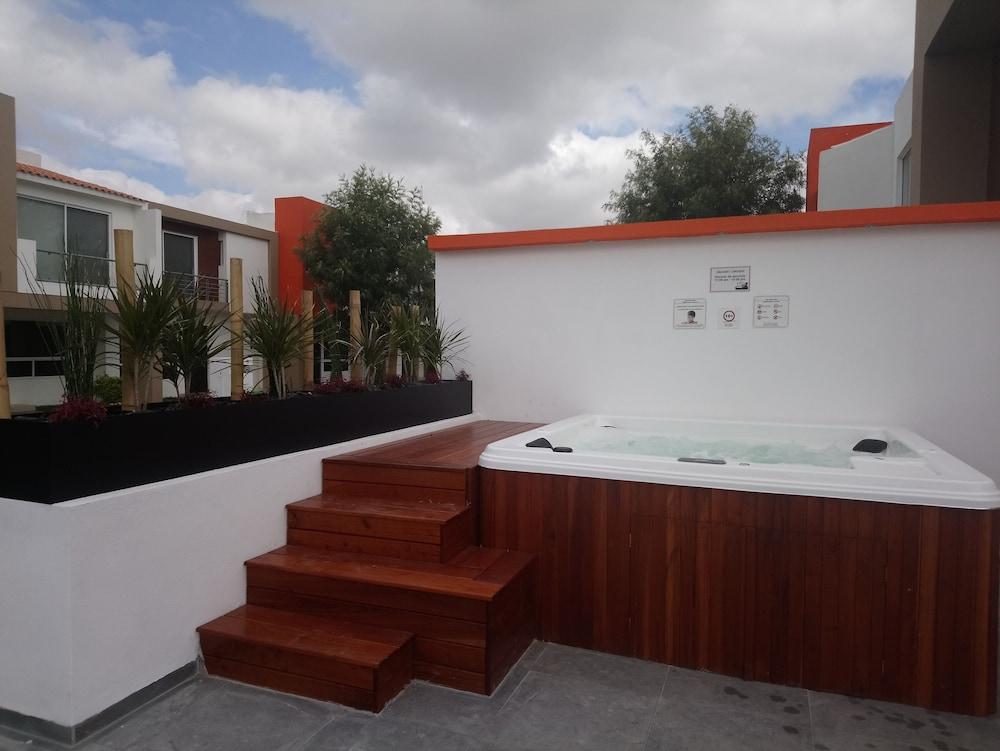 Redwood Villas Extended Stay
