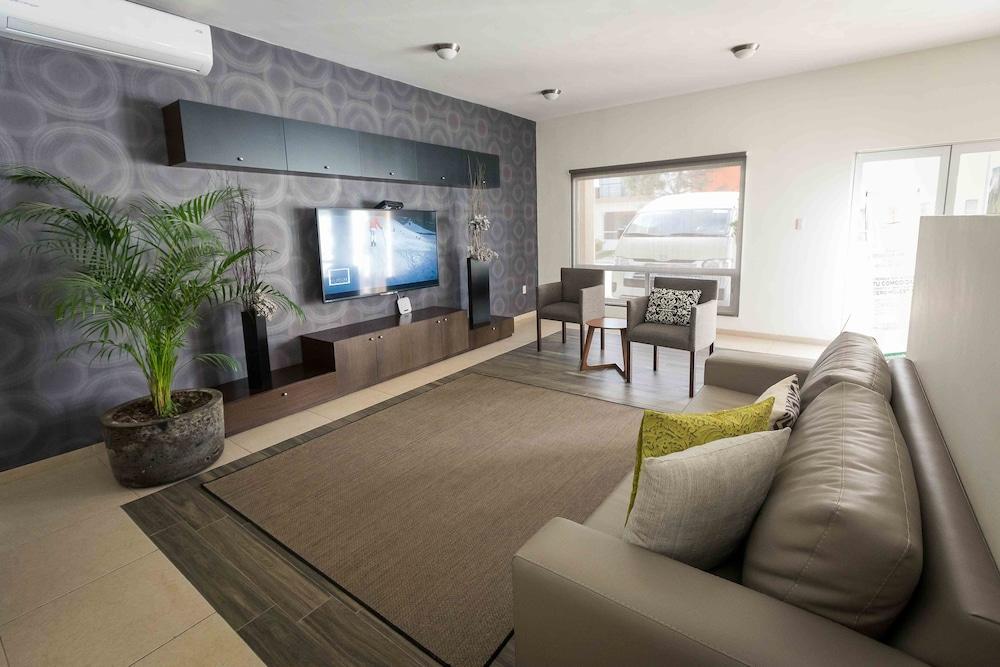 Redwood Villas Extended Stay