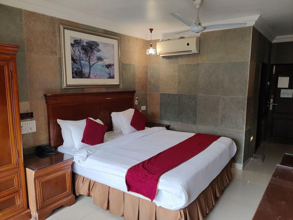 Ravine Hotel