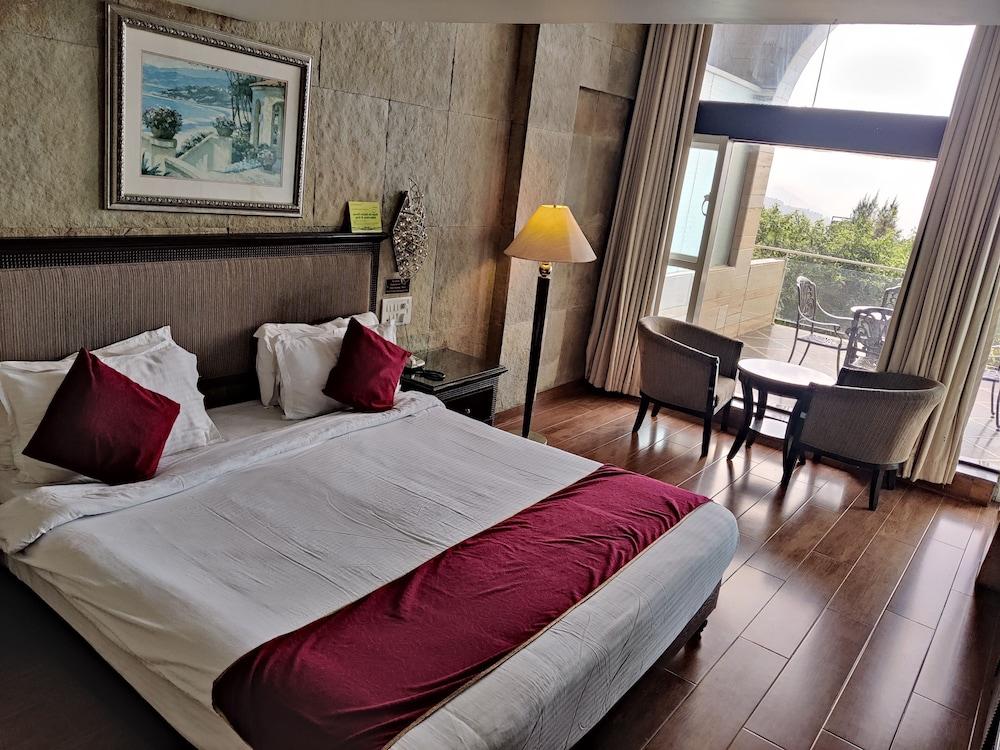 Ravine Hotel