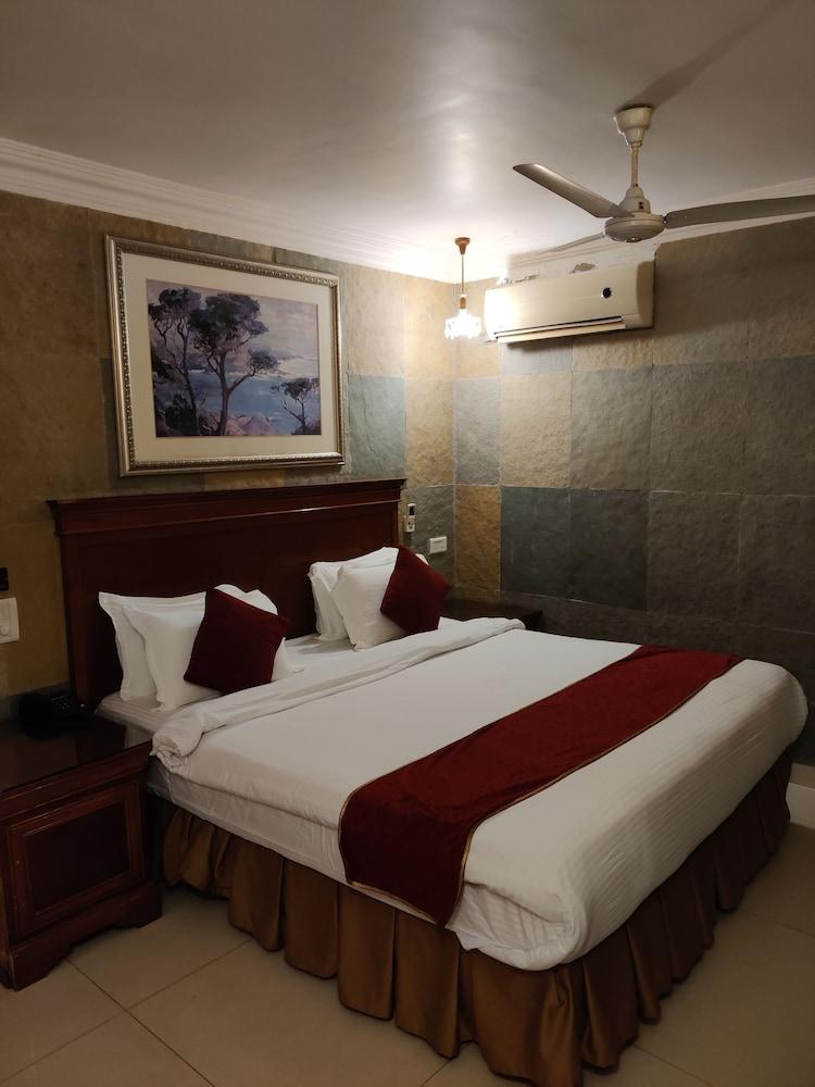 Ravine Hotel