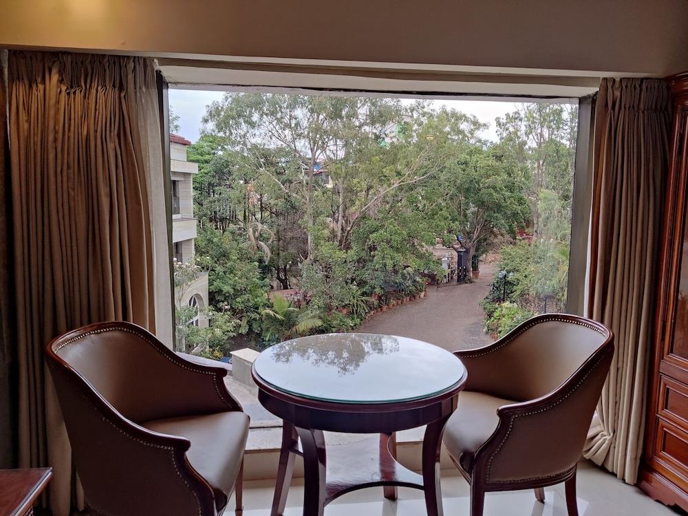 Ravine Hotel