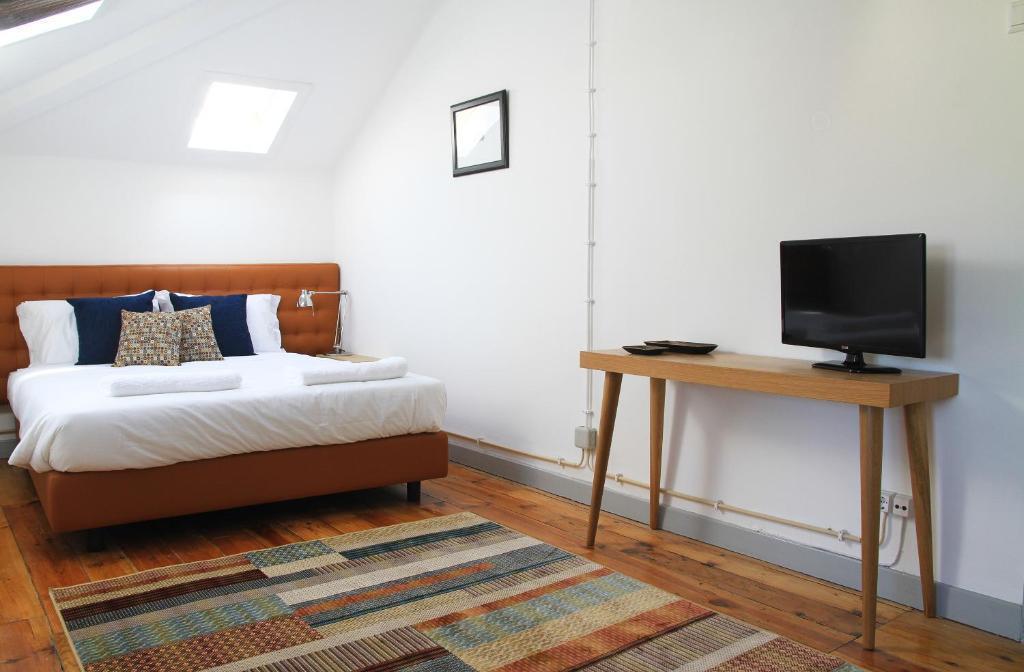 The Luggage Hostel & Suites