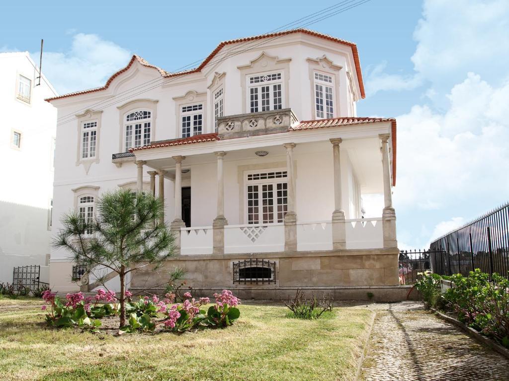 The Luggage Hostel & Suites