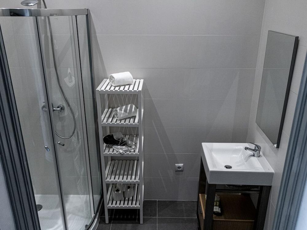 The Luggage Hostel & Suites
