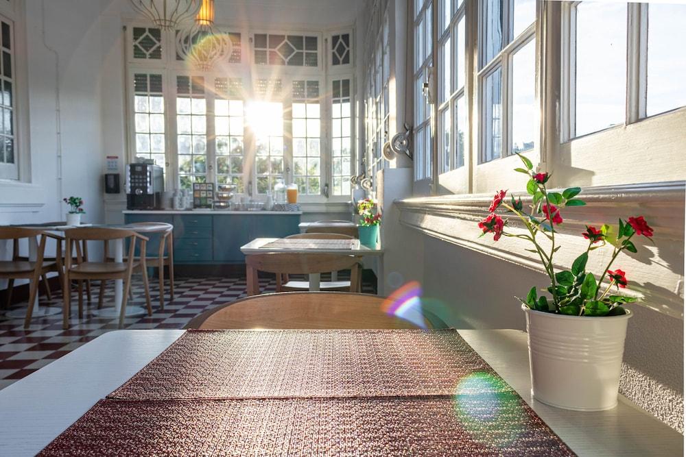 The Luggage Hostel & Suites