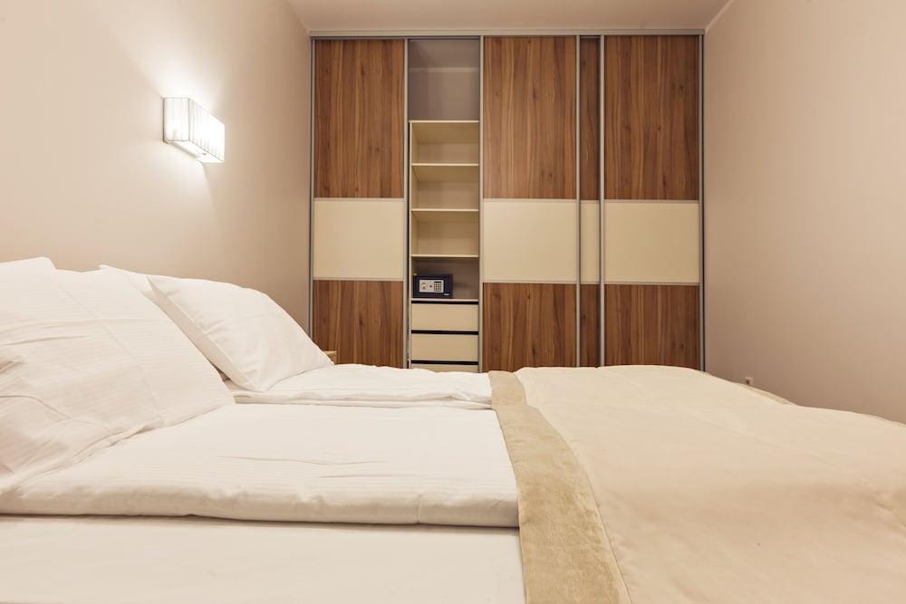 Sonia Apartments