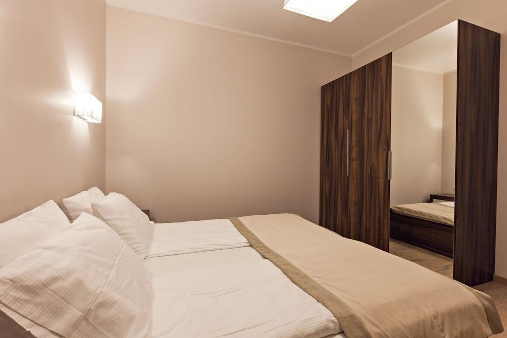 Sonia Apartments