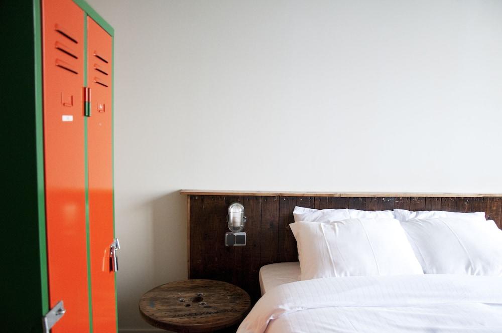 Blue Collar Hotel
