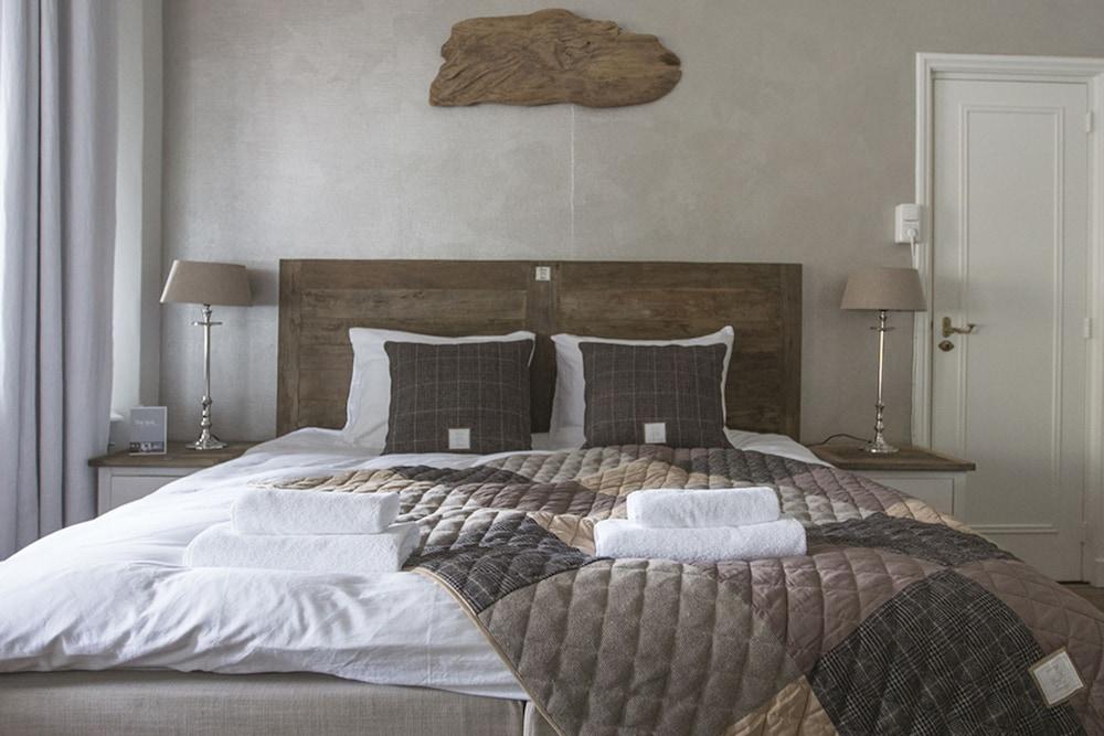 Zenzez Hotel & Lounge