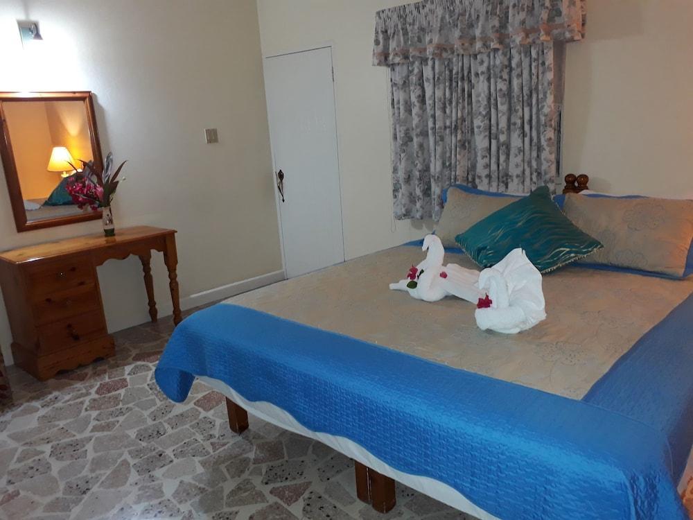 Paradise Inn