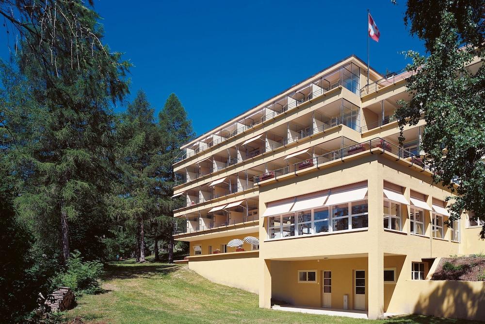 Crans-Montana Youth Hostel «Bella Lui»