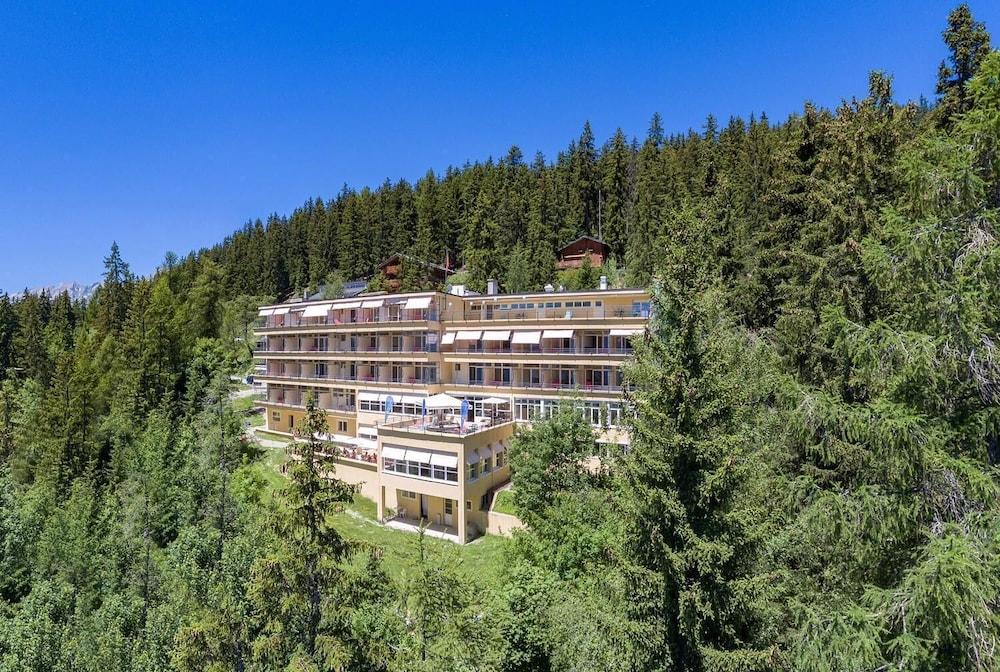 Crans-Montana Youth Hostel «Bella Lui»
