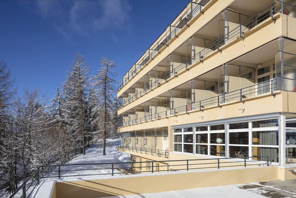 Crans-Montana Youth Hostel «Bella Lui»