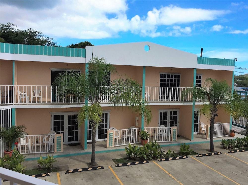 Nautilus Hotel