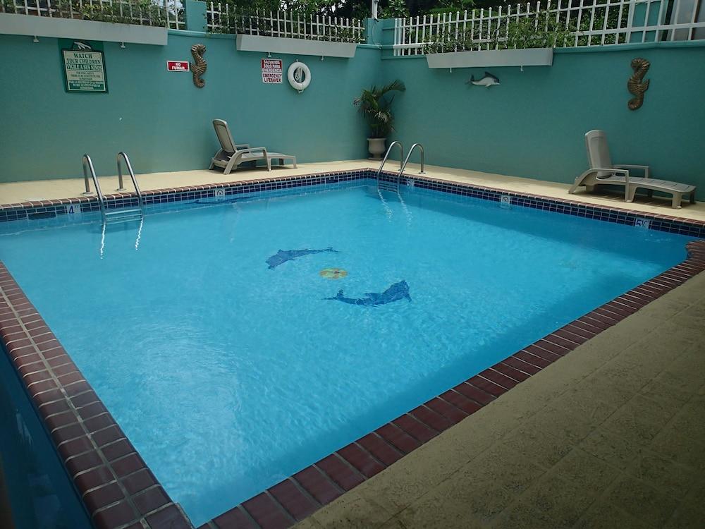Nautilus Hotel