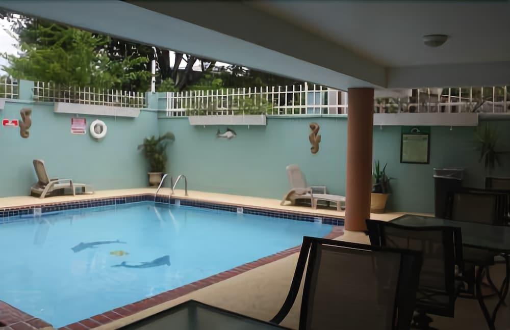 Nautilus Hotel