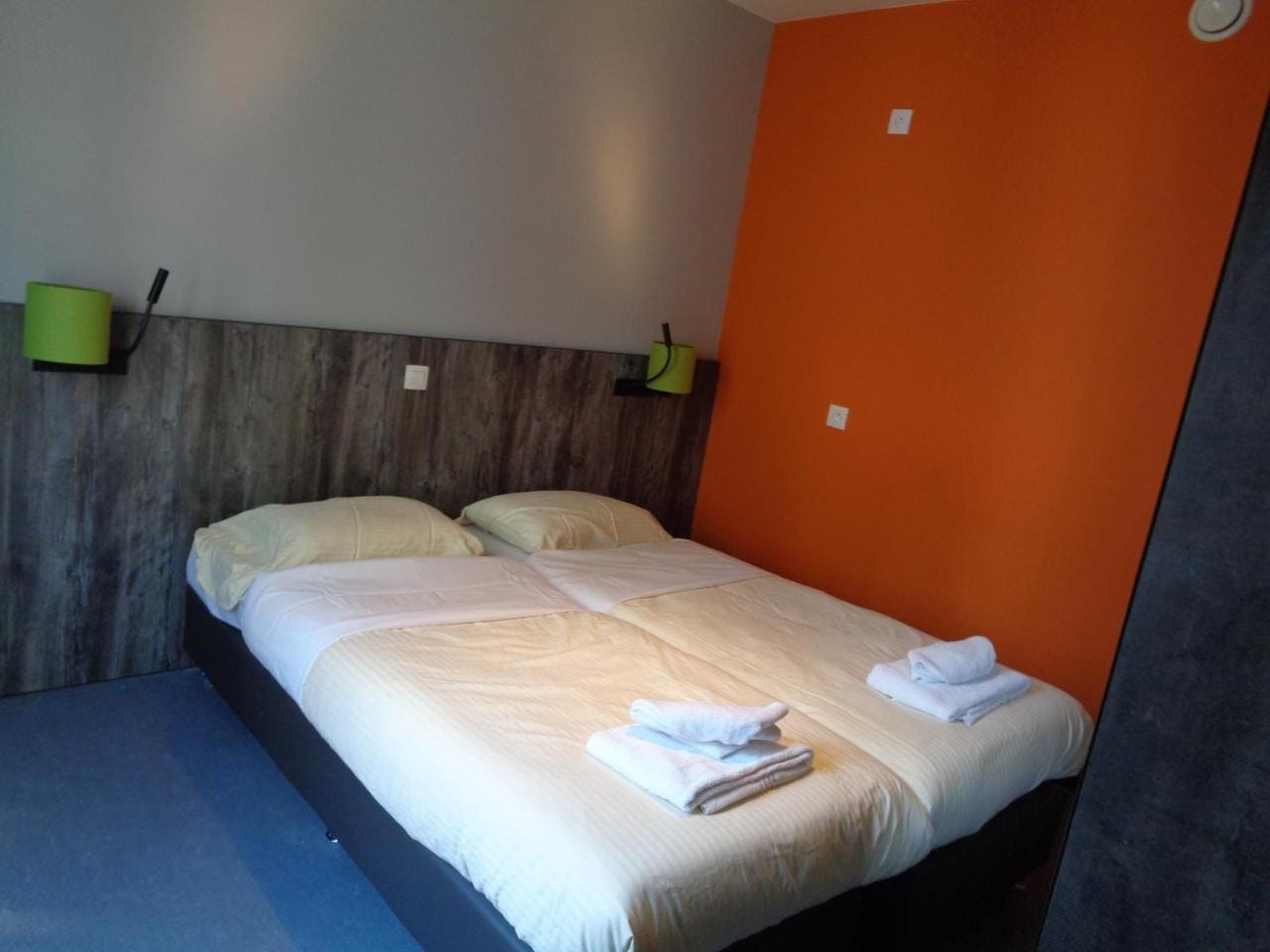 Brxxl 5 City Centre Hostel