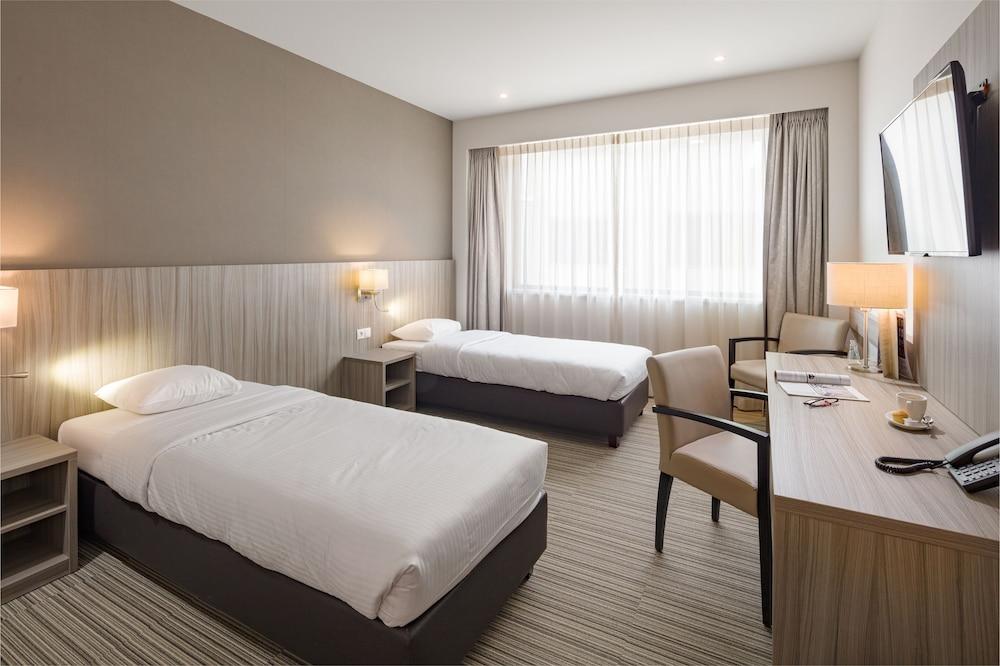 Mezzo Hotel & Business
